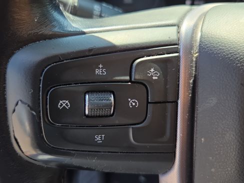Used 2021 GMC Yukon SLT w/ Rear Media and Nav Package AWD/4WD image 25