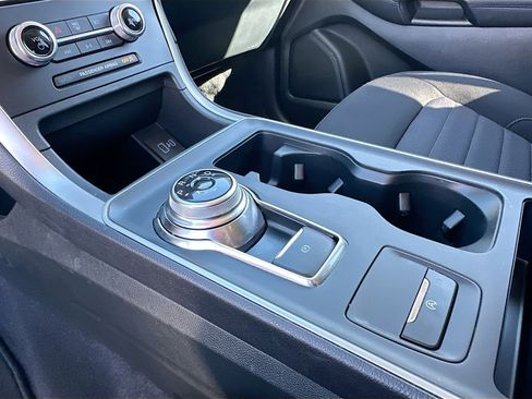 Certified 2024 Ford Edge SE image 16