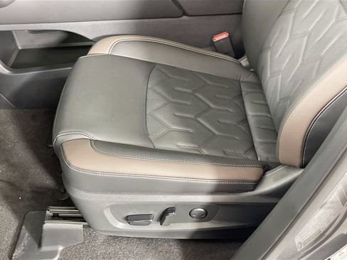 New 2026 Nissan Pathfinder Platinum FWD image 19