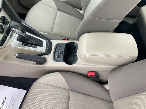Used 2014 Ford Focus SE w/ SE Winter Package FWD image 25
