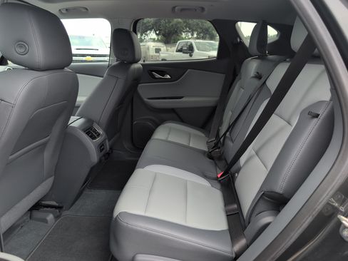 Used 2019 Chevrolet Blazer LT w/ Sun and Wheels Package FWD image 32