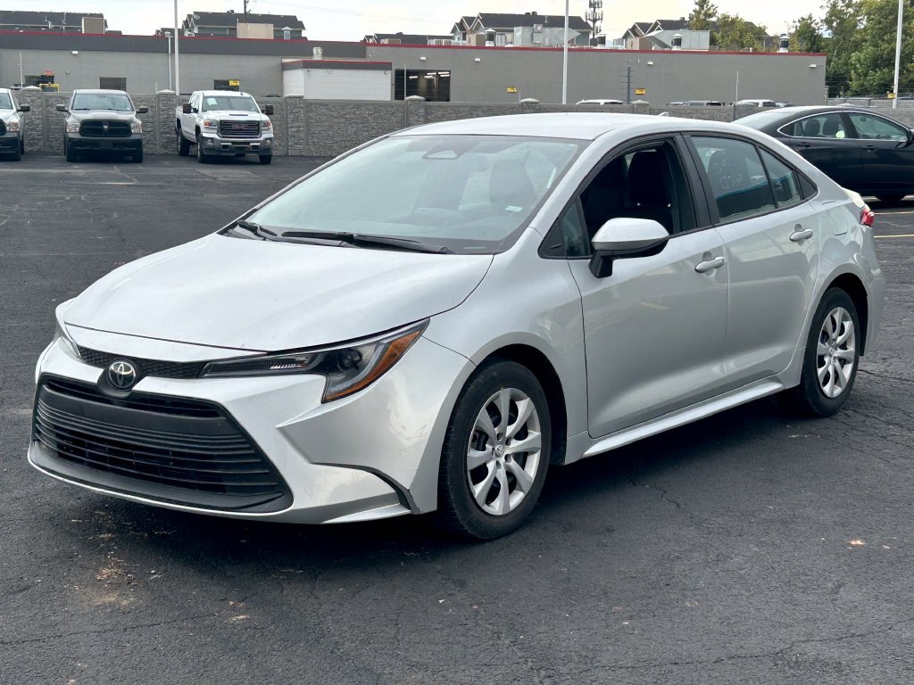 Used 2025 Toyota Corolla LE FWD image 7