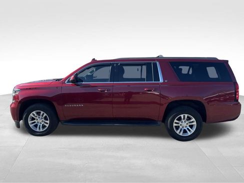 Used 2019 Chevrolet Suburban LT image 2