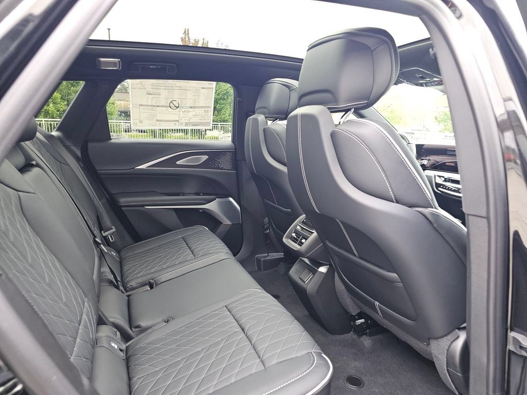 New 2027 Cadillac Lyriq Signature Sport w/ Nappa Leather Package AWD/4WD image 14