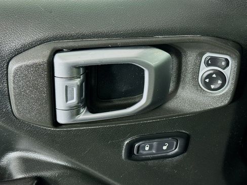 Used 2019 Jeep Wrangler Unlimited Sport S image 23