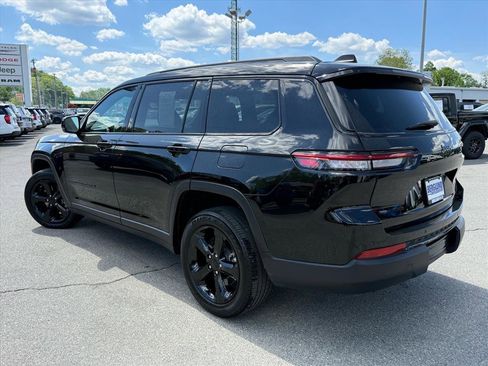 Used 2023 Jeep Grand Cherokee L Laredo AWD/4WD image 6