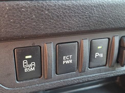 Used 2020 Toyota Tacoma TRD Sport w/ Technology Package AWD/4WD image 24