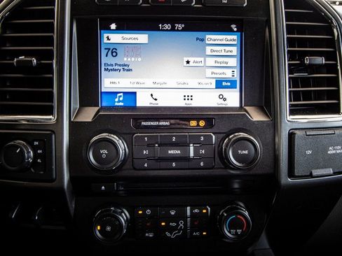 Used 2017 Ford F250 XLT w/ XLT Premium Package image 4