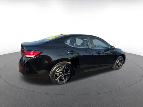 Used 2025 Nissan Sentra SV image 14