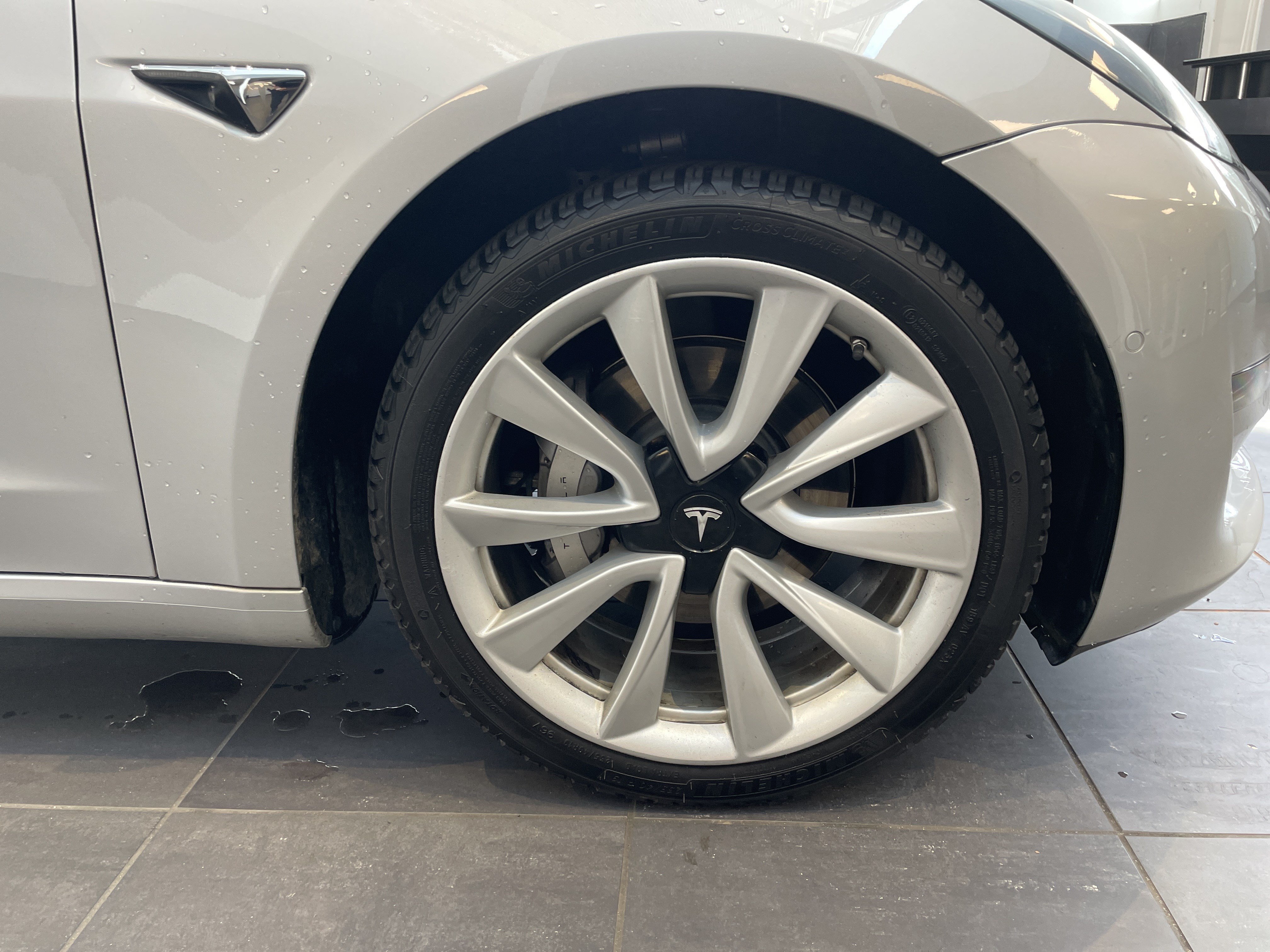 Used 2018 Tesla Model 3 Long Range AWD/4WD image 12