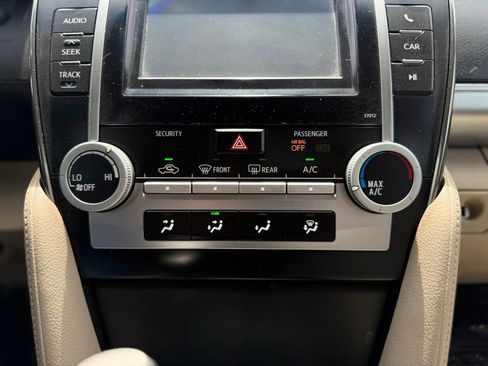 Used 2012 Toyota Camry LE FWD image 36