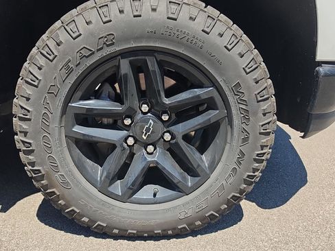 Used 2021 Chevrolet Silverado 1500 LT Trail Boss AWD/4WD image 14