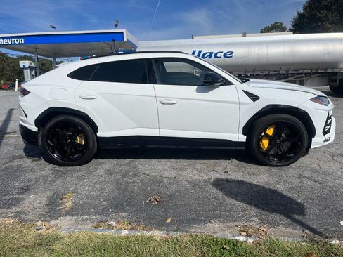Used 2021 Lamborghini Urus AWD/4WD image 6