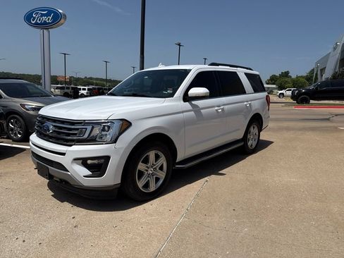 Used 2019 Ford Expedition XLT w/ Equipment Group 202A AWD/4WD image 7