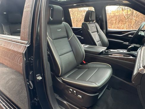 Used 2024 Cadillac Escalade ESV Sport w/ Touring Package image 36