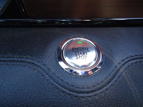 Used 2019 Lincoln Navigator Reserve image 23