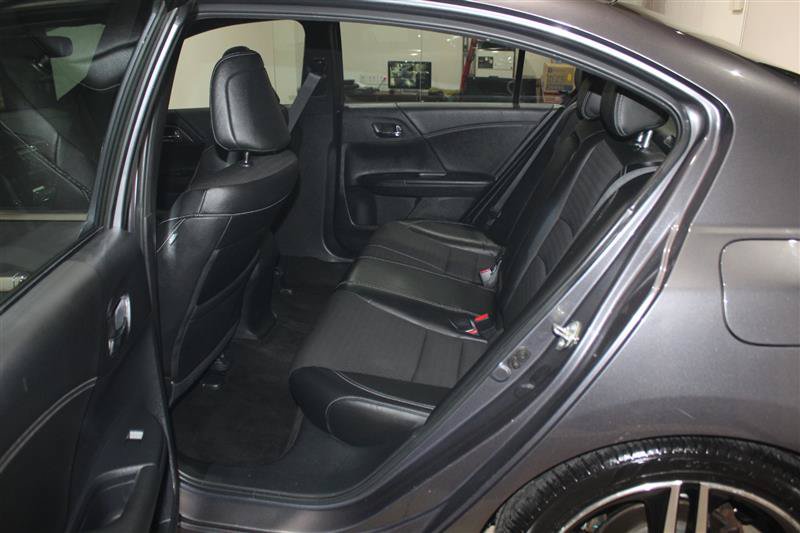 Used 2016 Honda Accord Sport image 24