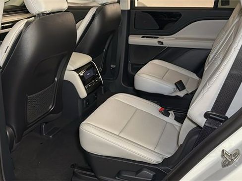 New 2026 Lincoln Aviator AWD image 18