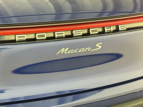 Certified 2024 Porsche Macan S AWD/4WD image 26