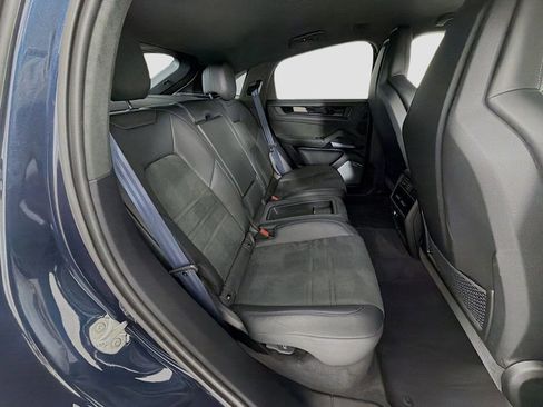 Certified 2025 Porsche Cayenne Turbo GT image 29