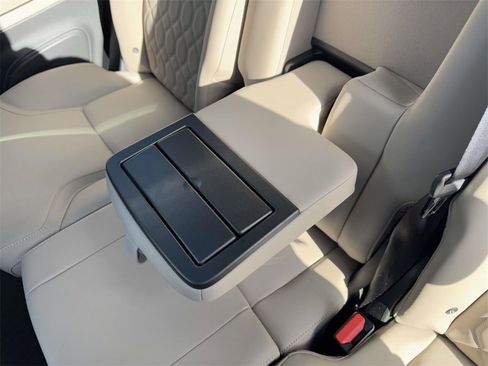 Certified 2026 Volvo XC90 B6 Plus w/ Protection Package Premier image 10