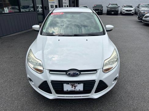 Used 2014 Ford Focus SE w/ SE Sport Package FWD image 9