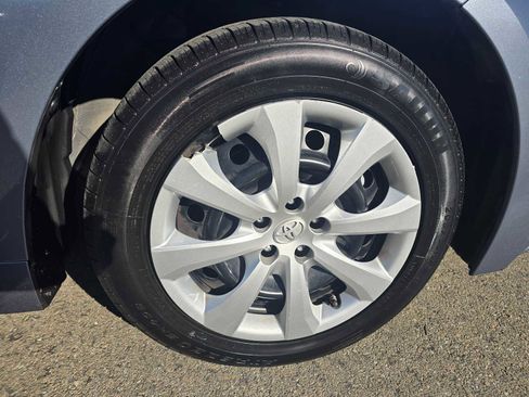 Used 2022 Toyota Corolla LE image 9
