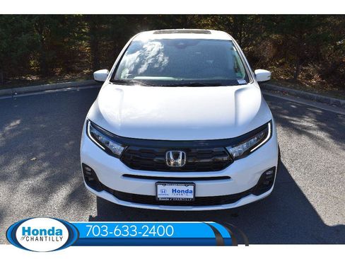 New 2026 Honda Odyssey Touring image 3