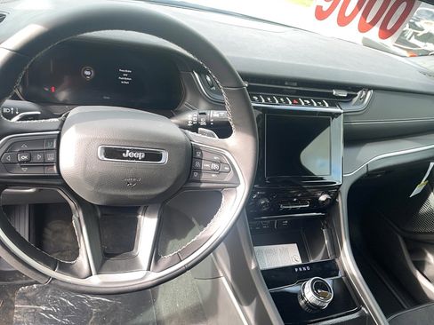 New 2025 Jeep Grand Cherokee L Altitude image 13