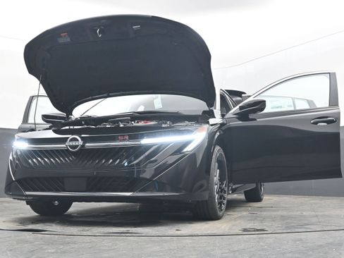 New 2026 Nissan Sentra SR w/ SR Premium Package image 42