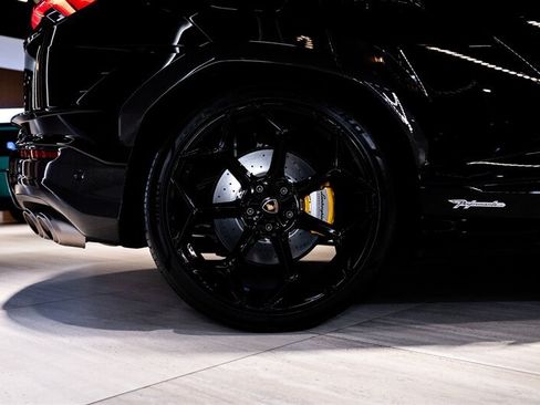 Used 2023 Lamborghini Urus Performante AWD/4WD image 24