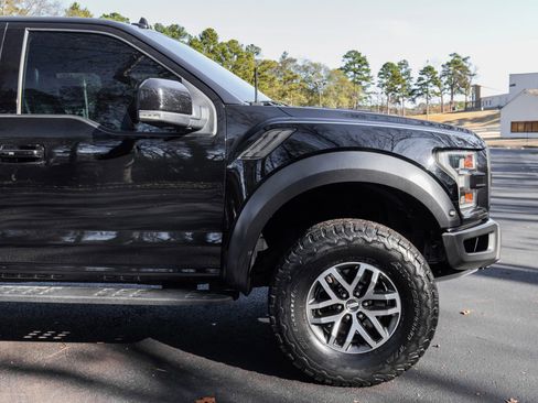 Used 2019 Ford F150 Raptor w/ Equipment Group 802A Luxury image 10