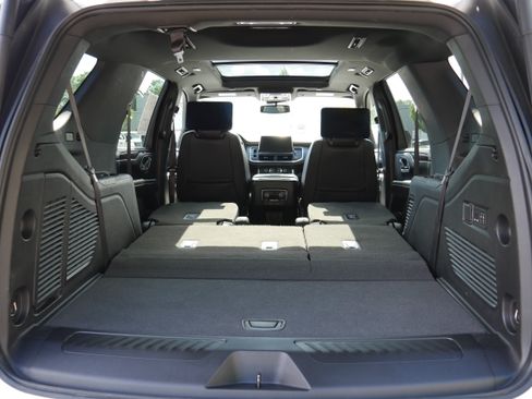Certified 2023 Chevrolet Tahoe LT w/ Luxury Package AWD/4WD image 8