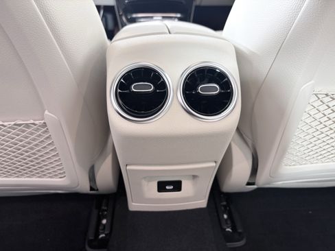 Used 2025 Mercedes-Benz CLA 250 4MATIC image 31
