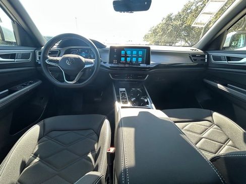 New 2026 Volkswagen Atlas Cross Sport SE image 10