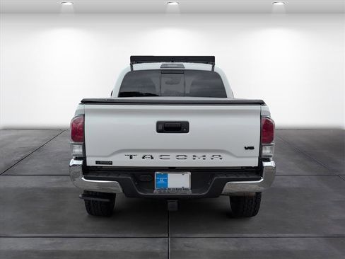 Used 2022 Toyota Tacoma TRD Off-Road image 5