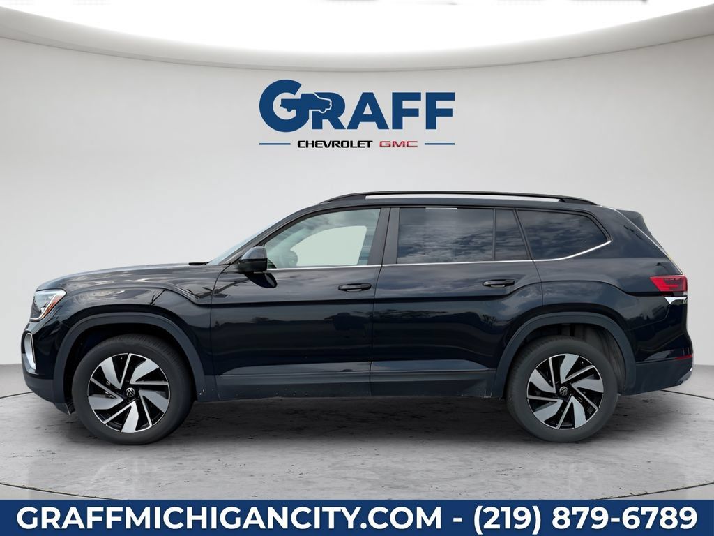 Used 2026 Volkswagen Atlas SE AWD/4WD image 2