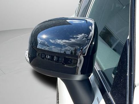 New 2026 Volvo XC60 T8 Ultra w/ Protection Package Premier AWD/4WD image 11