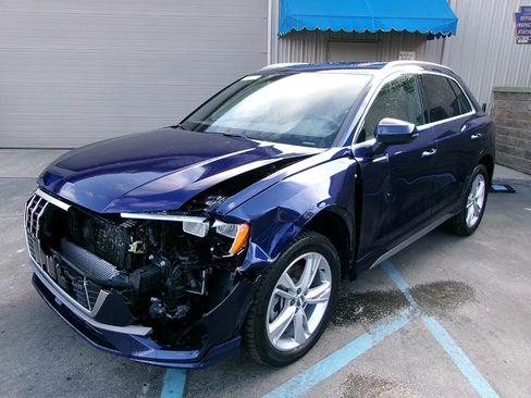Used 2021 Audi Q3 2.0T Premium w/ Convenience Package AWD/4WD image 1