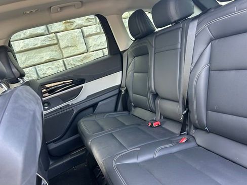 Used 2024 Lincoln Nautilus Premier w/ Equipment Group 102A image 9