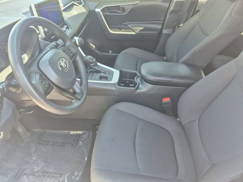 Used 2023 Toyota RAV4 LE AWD/4WD image 11