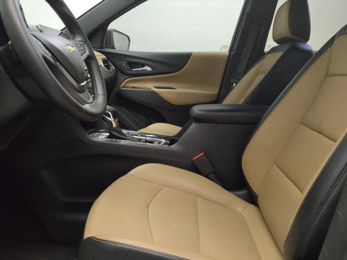 Used 2023 Chevrolet Equinox Premier AWD/4WD image 17