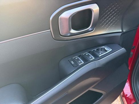 Used 2023 Kia Sorento EX w/ Panoramic Sunroof Package image 12