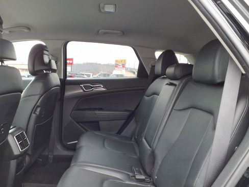 Used 2023 Kia Sportage EX image 7