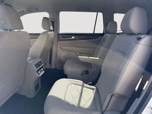 New 2026 Volkswagen Atlas SE image 10