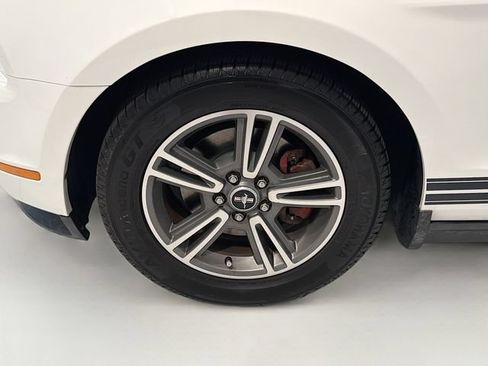 Used 2011 Ford Mustang Premium w/ 201A Rapid Spec Order Code RWD image 25