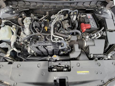 Used 2025 Nissan Altima 2.5 SV FWD image 9
