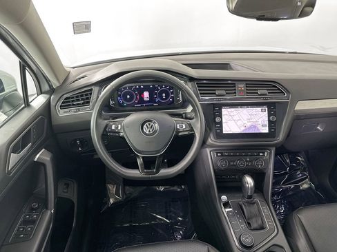 Used 2020 Volkswagen Tiguan SE image 22