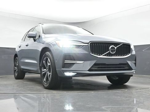 Used 2022 Volvo XC60 B5 Momentum w/ Advanced Package AWD/4WD image 37