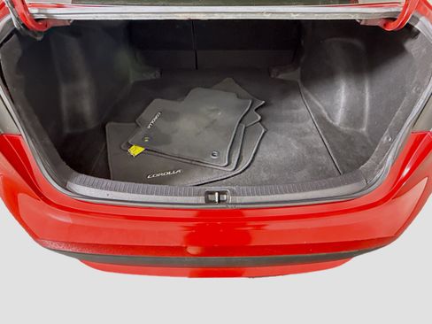 Used 2021 Toyota Corolla LE FWD image 34